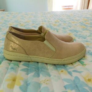 Born BOC Slip On Pink Beige Shimmer Clog Comfort Shoes C97510 Womens Size 6 M